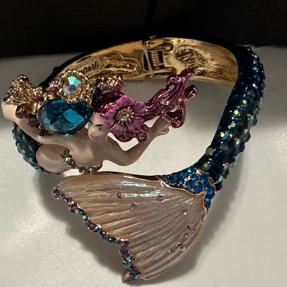 Betsey Johnson mermaid bracelet - Picture 7 of 14